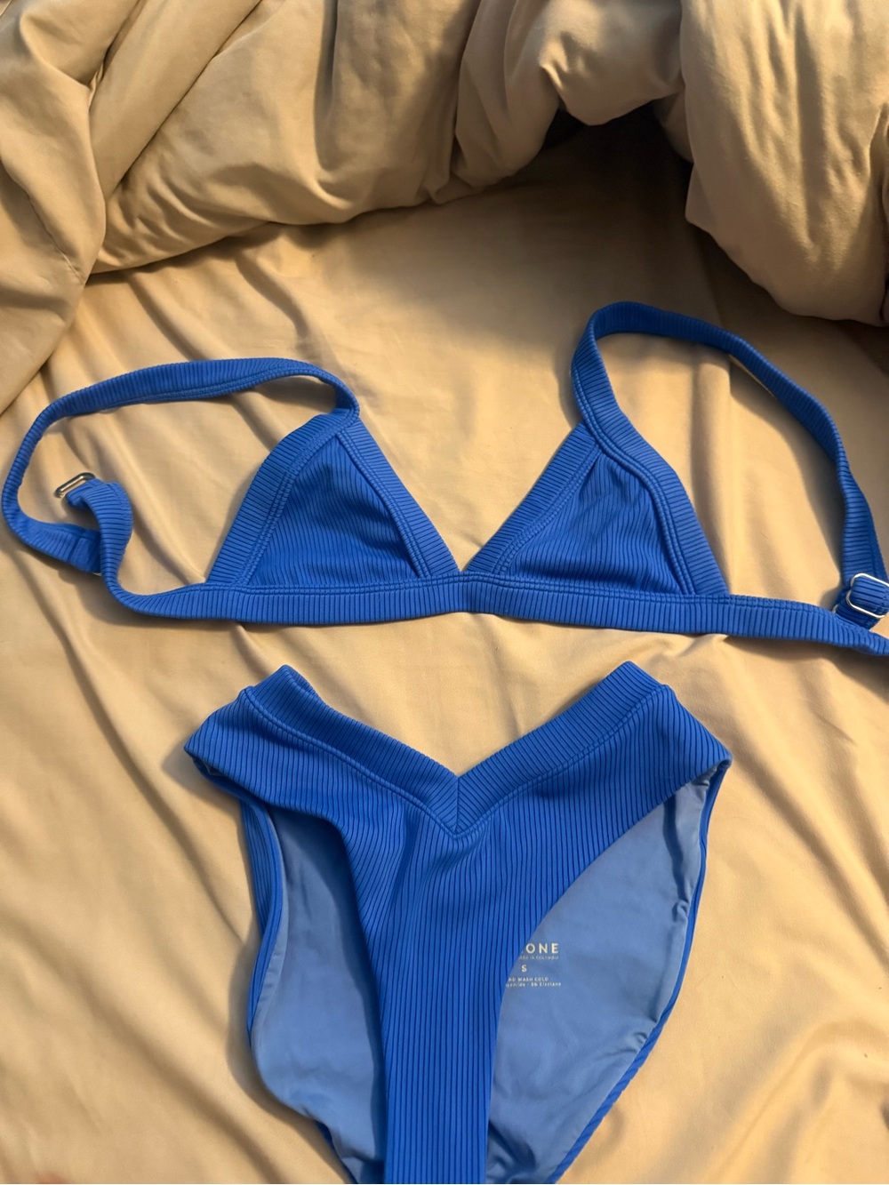 Oneone Jessi and Kameron set size small